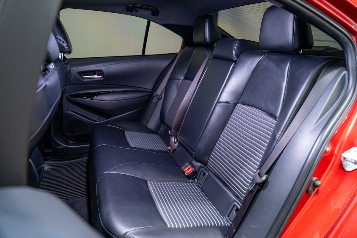 Used 2020 Toyota Corolla XSE FWD image 12