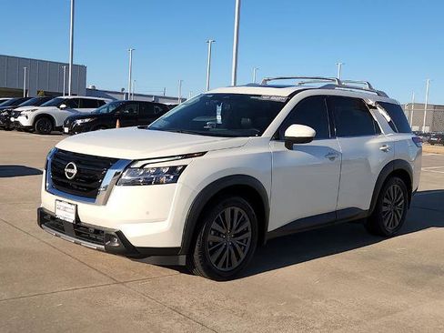 Certified 2022 Nissan Pathfinder SL w/ SL Premium Package image 3