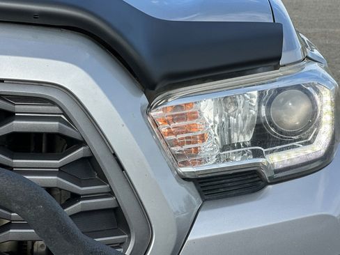 Used 2021 Toyota Tacoma TRD Off-Road image 48