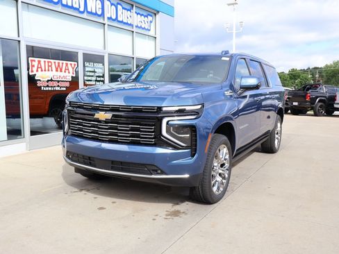 New 2026 Chevrolet Suburban High Country AWD/4WD image 6