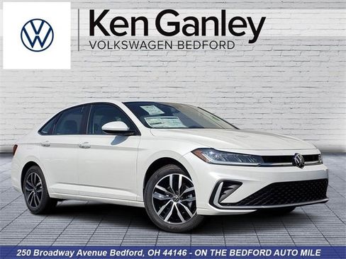 New 2025 Volkswagen Jetta SE image 1