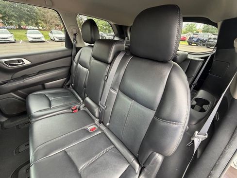 Used 2015 Nissan Pathfinder SL w/ Trailer Tow Package AWD/4WD image 8