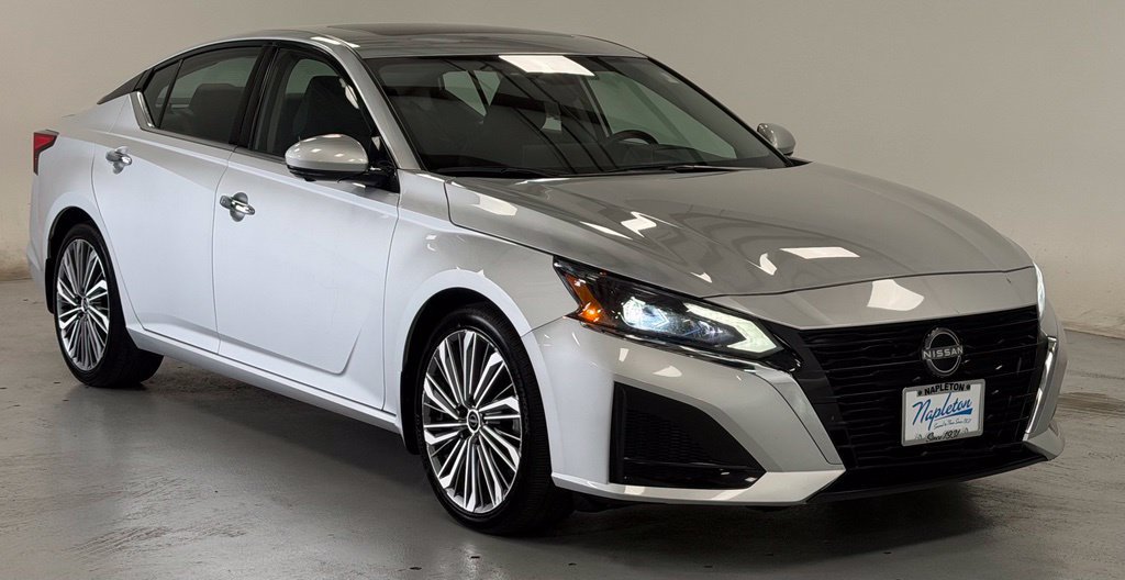 Used 2024 Nissan Altima 2.5 SL FWD image 6