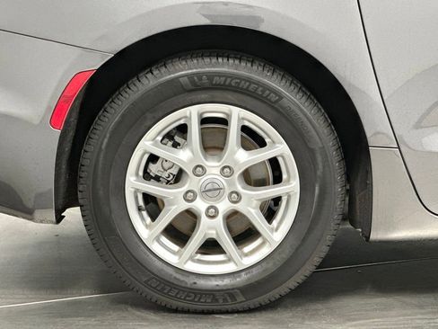 Used 2022 Chrysler Pacifica Touring-L image 29