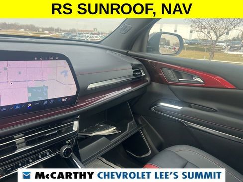 Certified 2024 Chevrolet Traverse RS image 25