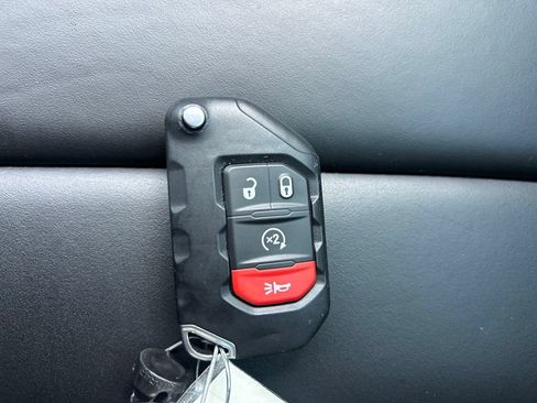 Used 2025 Jeep Gladiator Rubicon w/ Safety Group AWD/4WD image 45