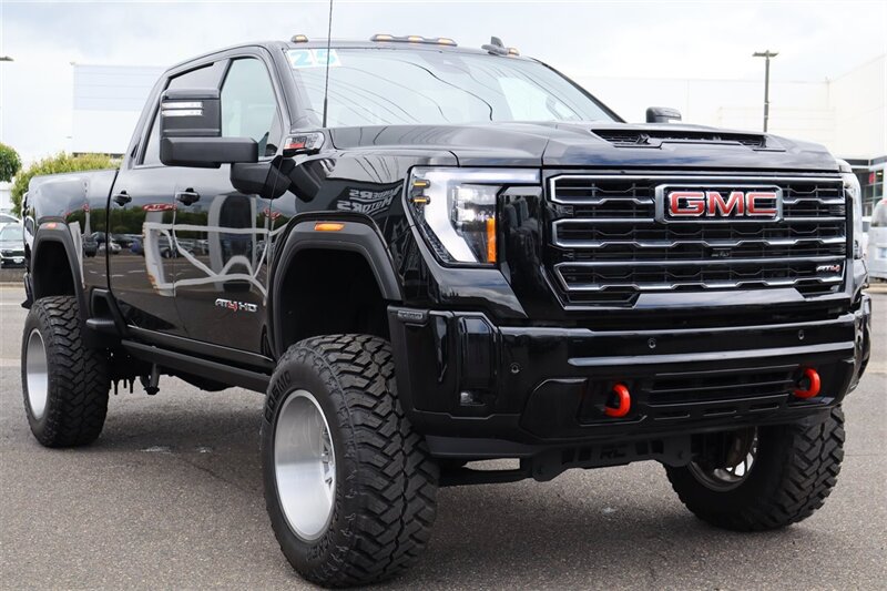 Used 2025 GMC Sierra 3500 AT4 w/ AT4 Premium Plus Package AWD/4WD image 8