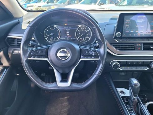 Used 2024 Nissan Altima 2.5 SR FWD image 14