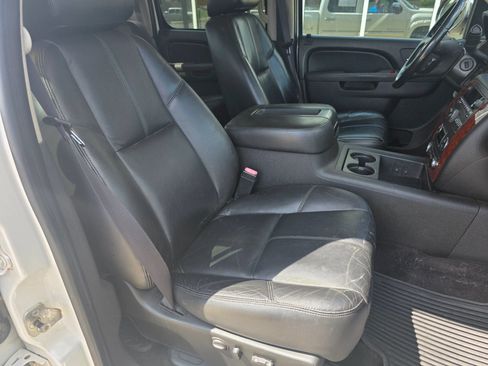 Used 2011 Chevrolet Silverado 1500 LTZ w/ LTZ White Diamond Edition AWD/4WD image 7