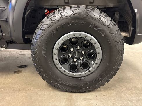 Used 2025 Ford F150 Raptor image 17