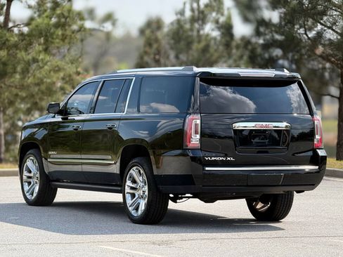 Used 2017 GMC Yukon XL Denali w/ Open Road Package image 10