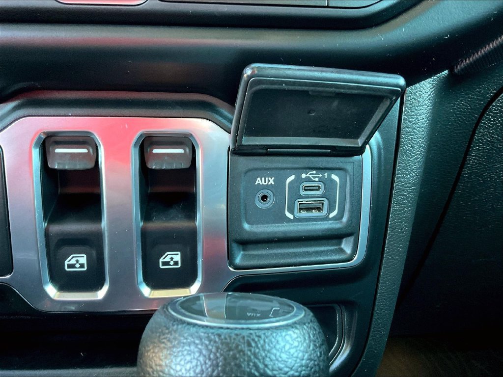 Used 2022 Jeep Wrangler Sport AWD/4WD image 16