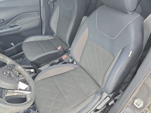 Used 2018 Nissan Kicks S FWD image 14