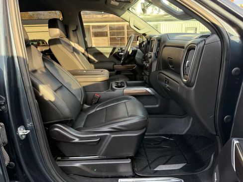 Used 2019 Chevrolet Silverado 1500 LT Trail Boss image 17