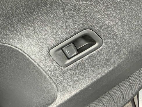 New 2026 Volkswagen Atlas Cross Sport SE AWD/4WD image 8