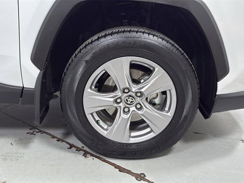 Used 2025 Toyota RAV4 XLE w/ Convenience Package image 21