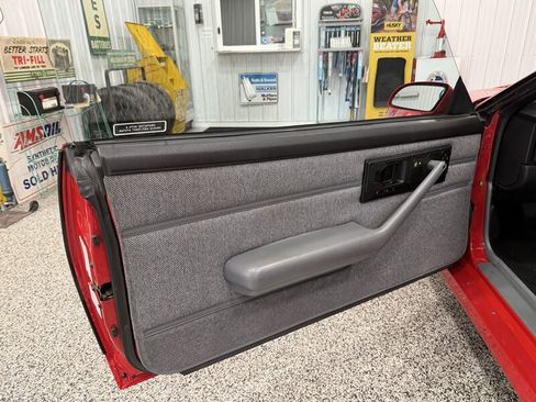 Used 1992 Chevrolet Camaro Z28 RWD image 33