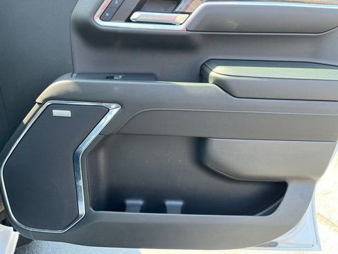 Used 2023 Chevrolet Silverado 1500 LTZ w/ LTZ Premium Package image 20