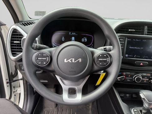 Certified 2023 Kia Soul LX w/ LX Technology Package FWD image 13