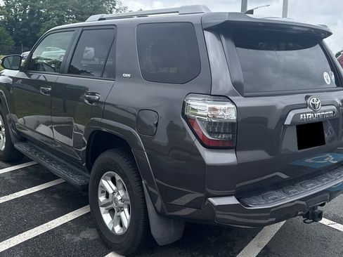 Used 2018 Toyota 4Runner SR5 Premium AWD/4WD image 2