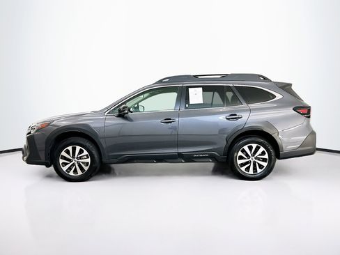 Used 2025 Subaru Outback Premium image 4