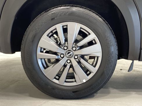 Used 2025 Nissan Pathfinder SV image 10