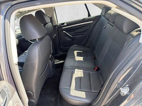 Used 2009 Volkswagen Jetta SE FWD image 17