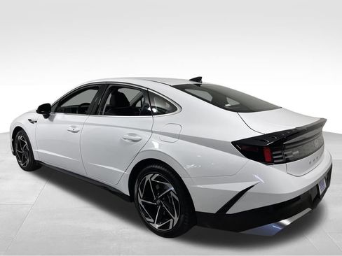 New 2026 Hyundai Sonata SEL FWD image 3
