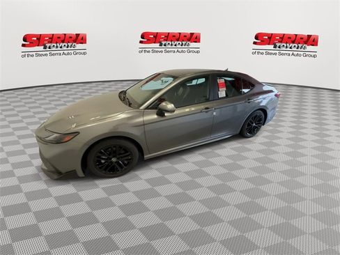 New 2025 Toyota Camry SE image 5