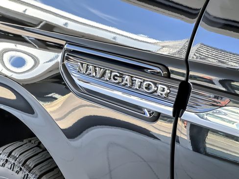 Certified 2024 Lincoln Navigator Black Label AWD/4WD image 29