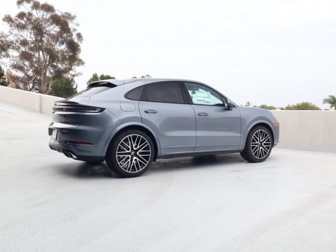 New 2026 Porsche Cayenne Coupe AWD/4WD image 8