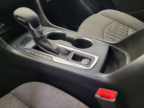 Used 2024 Chevrolet Equinox LT FWD image 26