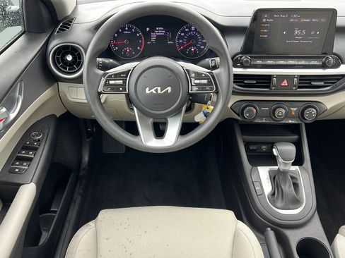 Used 2023 Kia Forte LXS FWD image 11