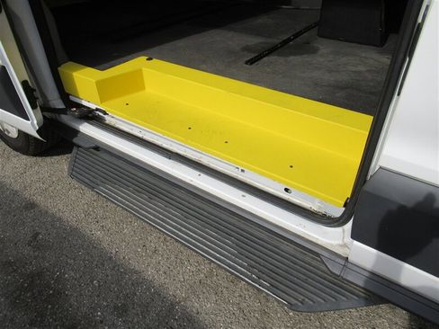 Used 2018 Ford Transit 150 XLT image 19