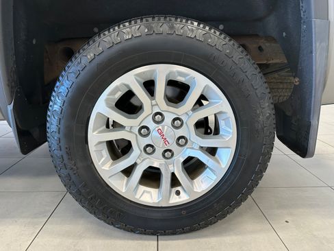 Used 2017 GMC Sierra 1500 SLE w/ SLE Value Package AWD/4WD image 8