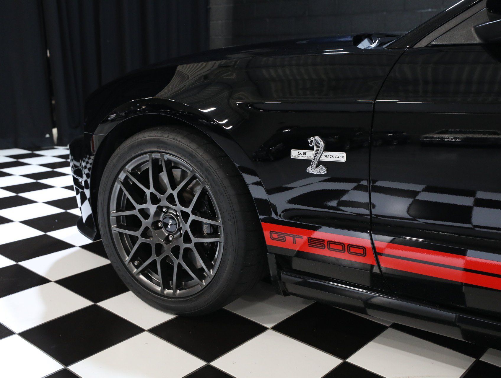Used 2013 Ford Mustang Shelby GT500 RWD image 33