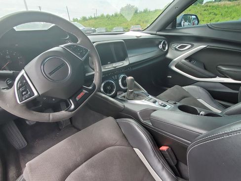Used 2021 Chevrolet Camaro SS RWD image 8