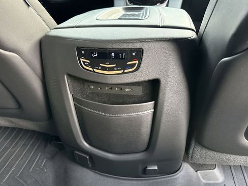 Used 2019 Cadillac Escalade Premium Luxury image 18