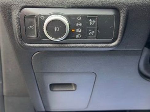 Certified 2022 Ford Explorer XLT w/ Equipment Group 202A image 11