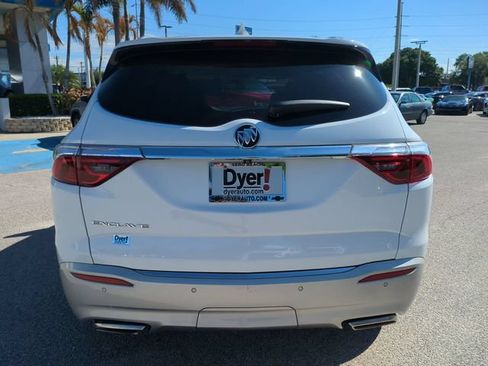 Used 2024 Buick Enclave Essence FWD image 6
