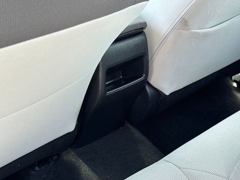 Used 2020 Toyota Corolla LE image 36