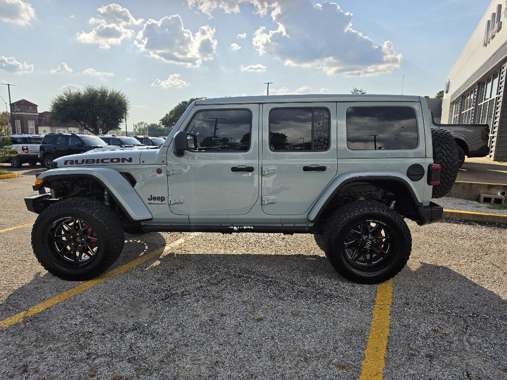 Used 2023 Jeep Wrangler Unlimited Rubicon w/ Cold Weather Group AWD/4WD image 8