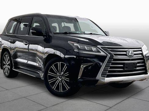 Used 2020 Lexus LX 570 4WD w/ 3rd Row & Luxury Pkg image 2