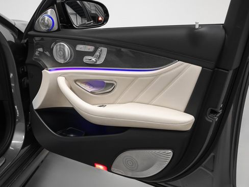 Used 2020 Mercedes-Benz E 63 AMG S image 27