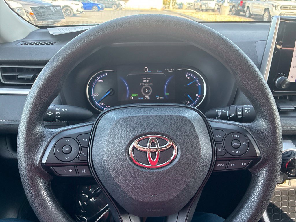 Used 2025 Toyota RAV4 XLE AWD/4WD image 26