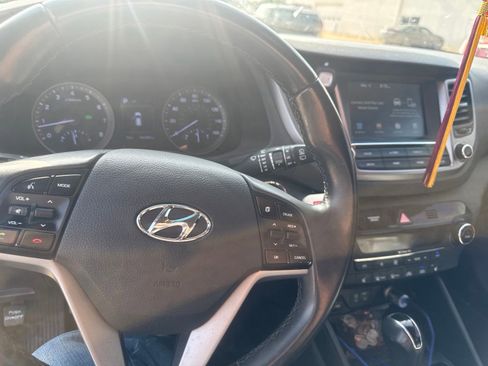 Used 2018 Hyundai Tucson Sport FWD image 17
