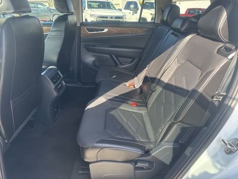 Used 2024 Volkswagen Atlas SE AWD/4WD image 27