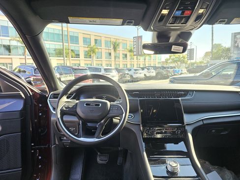 New 2025 Jeep Grand Cherokee Altitude X image 27