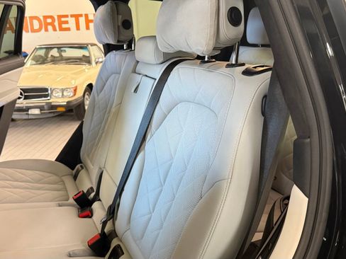 Used 2024 BMW X7 xDrive40i w/ Premium Package AWD/4WD image 25