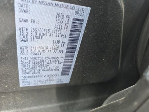 Used 2025 Nissan Pathfinder SV w/ SV Premium Package FWD image 11